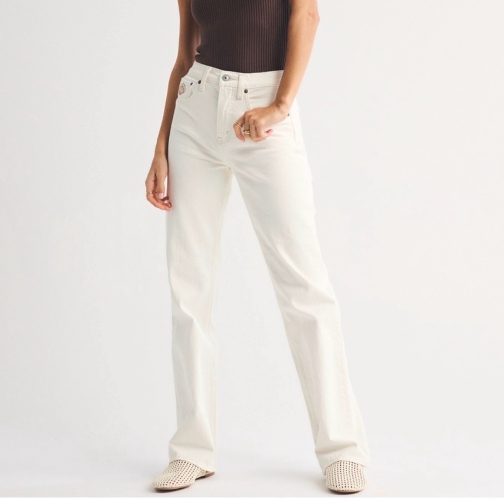 Abercrombie & Fitch Women's 90s Straight Ultra High Rise Jeans